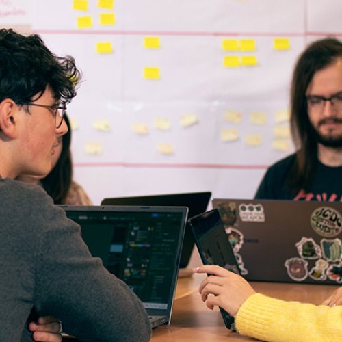 photo-communique-world cafe IA